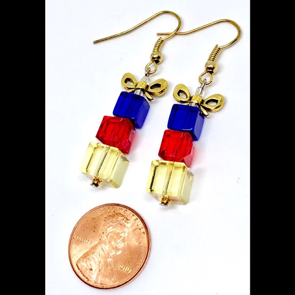 Christmas Yellow Red Blue Cube Bow Gift Earrings - Picture 3 of 3